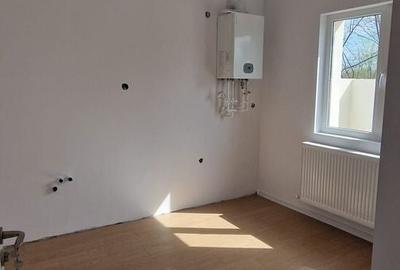 Casă individuală cu 4 camere cu Canalizare în Lumina - 10