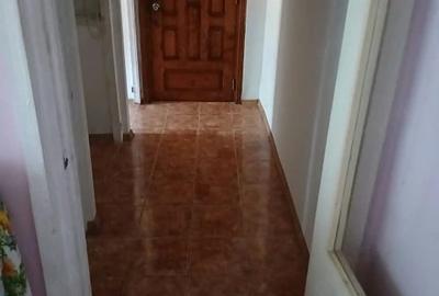 Apartament cu 2 camere semidecomandat în Tuzla