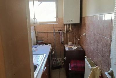 Apartament cu 3 camere semidecomandat în Central - 3