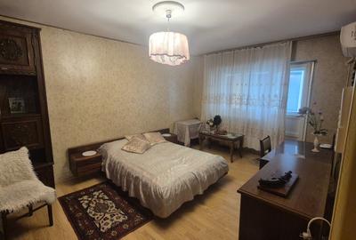 Apartament cu 4 camere decomandat, mobilat în Iancului