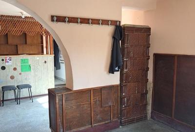 Casă cu 3 camere cu Teren 2700 Mp în Central - 10