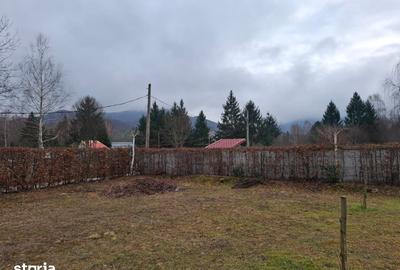 Teren de 2000 mp, în Central