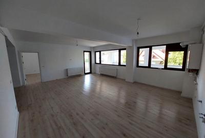 Apartament cu 3 camere decomandat în Floreasca