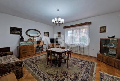 Apartament cu 4 camere decomandat, mobilat în Central - 2