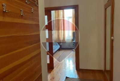 Apartament cu 3 camere semidecomandat în Ultracentral