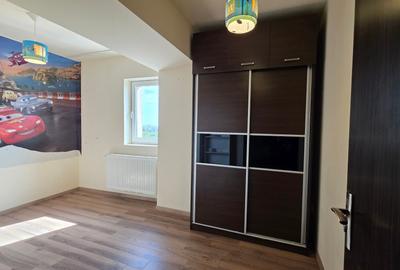 Apartament cu 3 camere semidecomandat în Vitan-Bârzești