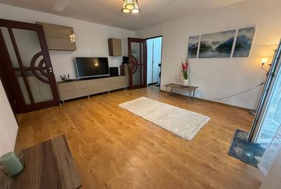 Apartament cu 3 camere semidecomandat, mobilat în Brazda lui Novac