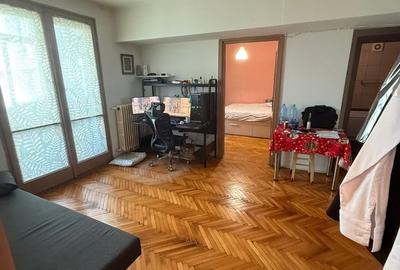 Apartament cu 2 camere semidecomandat în Universitate