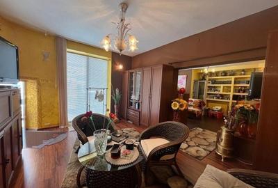Apartament cu 4 camere semidecomandat în Central
