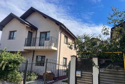 Casă individuală cu 4 camere cu Teren 300 Mp în Central - 1