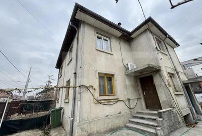 Casă cu 5 camere în Siloz