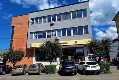Spațiu comercial, de 150 mp, în Petros - 1
