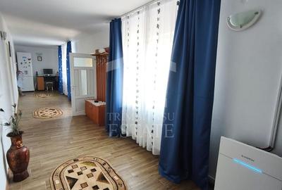 Casă cu 5 camere cu Teren 800 Mp în Central - 2