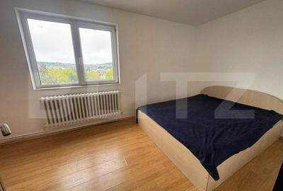 Apartament cu 2 camere semidecomandat, mobilat în Decebal