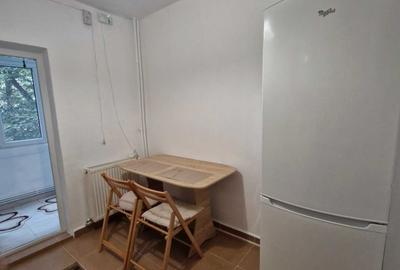Apartament cu 2 camere decomandat în Militari