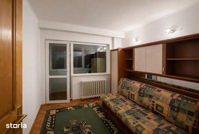 Apartament cu 3 camere, mobilat în Central