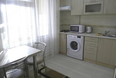 Garsonieră decomandată în 13 Septembrie