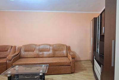 Apartament cu 2 camere decomandat în Micro 18 - 2