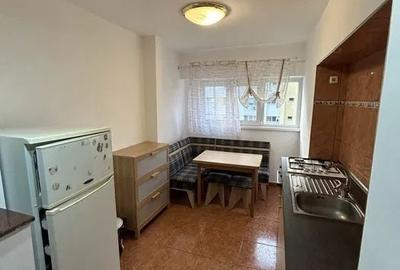 Apartament cu 3 camere decomandat în Bucur Obor