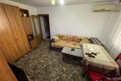 Apartament cu 2 camere semidecomandat în Km 4 - 6