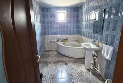 Casă cu 5 camere cu Teren 307 Mp în Bucureștii Noi