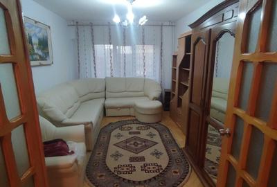 Apartament cu 3 camere decomandat, mobilat în Cug