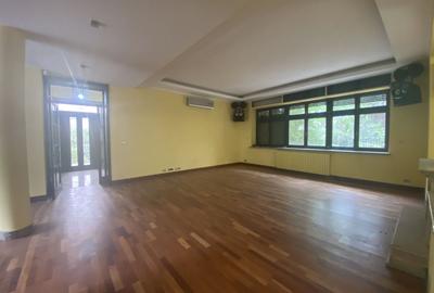 Casă individuală cu 11 camere cu Canalizare în Sisești - 3