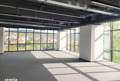 Spațiu comercial, de 127 mp, în Industrial - 4