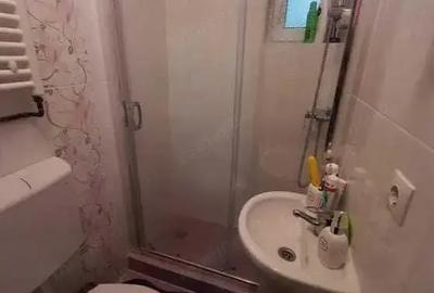Garsonieră decomandată în Lipovei