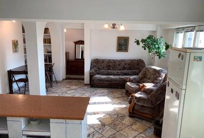 Apartament cu 4 camere decomandat, mobilat în Iancului