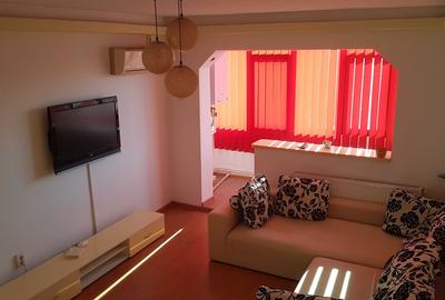 Apartament cu 2 camere decomandat în Palazu Mare
