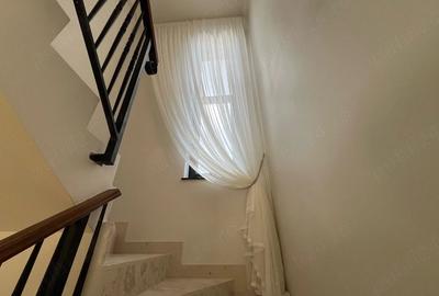 Casă cu 5 camere cu Teren 250 Mp în Central - 1