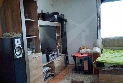 Casă individuală cu 4 camere cu Canalizare în Dâmbul Rotund