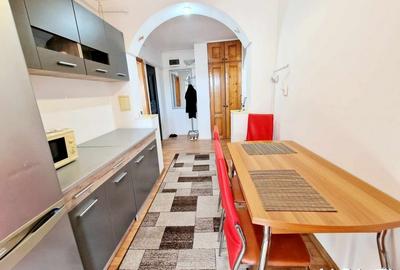 Apartament cu 2 camere decomandat în 9 Mai - 6