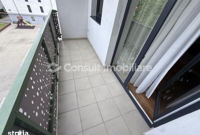 Apartament cu 3 camere semidecomandat în Plopilor