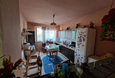 Apartament decomandat în Șandra