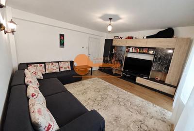 Apartament cu 3 camere decomandat, mobilat în Păcii
