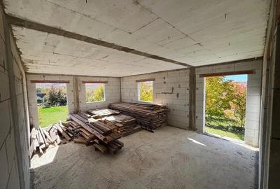 Casă cu Teren 600 Mp în Hotar - 2
