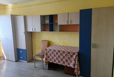 Garsonieră semidecomandată în Buziașului