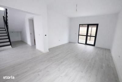 Casă cu 4 camere cu Teren 500 Mp în Central