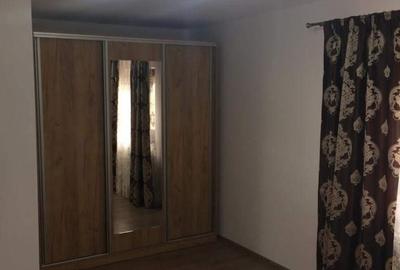 Casă cu 5 camere cu Teren 300 Mp în Roșu