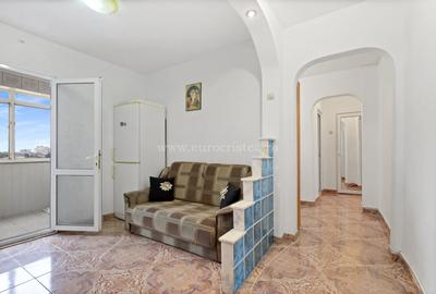 Apartament cu 3 camere decomandat în Central