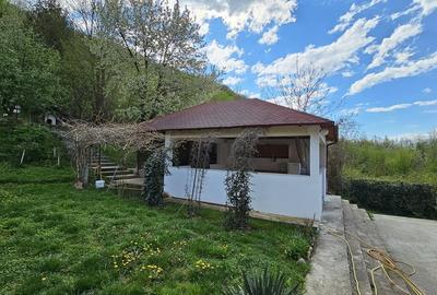 Casă cu 6 camere cu Teren 427 Mp în Central
