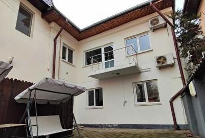 Casă cu 6 camere cu Teren 160 Mp în Dristor