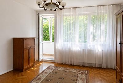 Apartament cu 2 camere semidecomandat, mobilat în Pajura