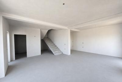 Duplex cu 4 camere decomandat cu Canalizare în Central - 3