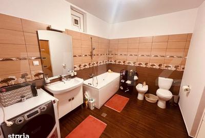 Casă cu 3 camere cu Teren 255.75 Mp în Central