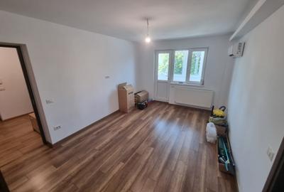 Apartament cu 3 camere semidecomandat în Tătărași - 2