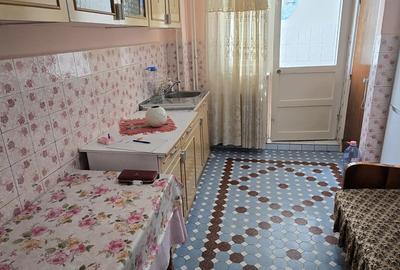 Apartament cu 3 camere decomandat, mobilat în Bistrița Lac