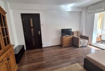 Garsonieră decomandată în Decebal - 2